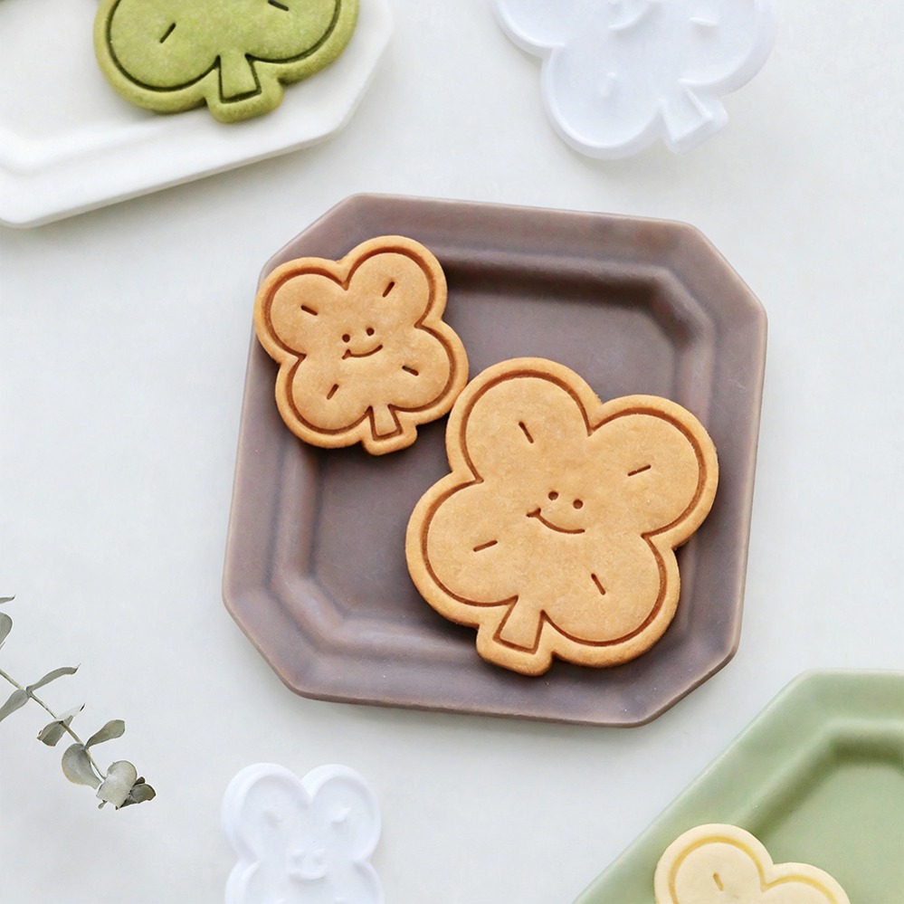 Lucky Four-Leaf Clover Cookie  - Commercial Kitchen Equipment List review and price