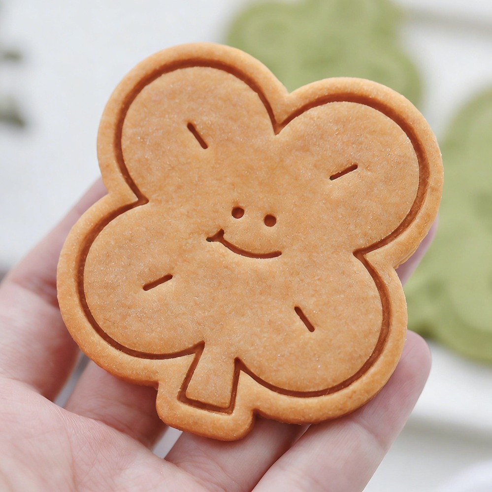 Lucky Four-Leaf Clover Cookie  - Commercial Kitchen Equipment List review and price